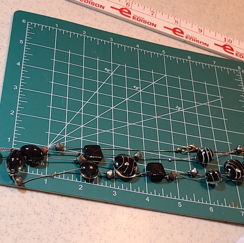 Glass BLACk Beads Necklace for sale - Picture 6 of 13